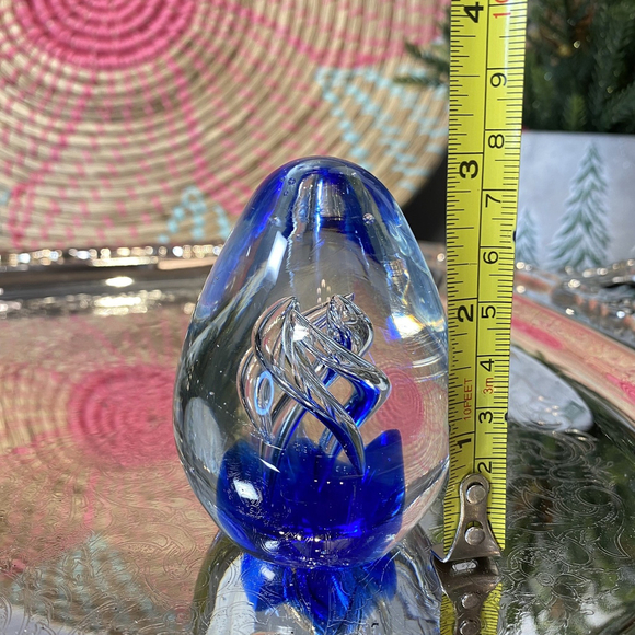 Dynasty Gallery Heirloom Collectibles Handblown Blue Art Glass Paperweight - Picture 5 of 7
